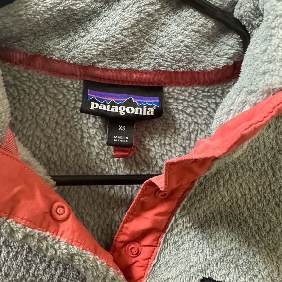 WOMANS XS Patagonia Gray Fleece Jacket - Picture 2 of 3
